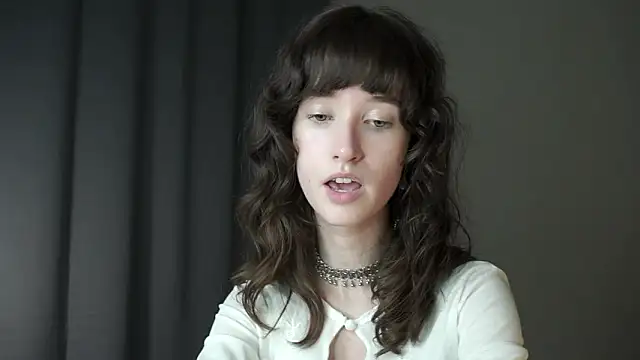 DellaLeck online show from March 25, 9:17 pm