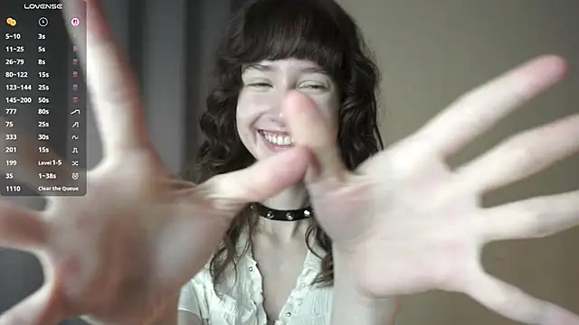 DellaLeck online show from April 10, 8:15 pm