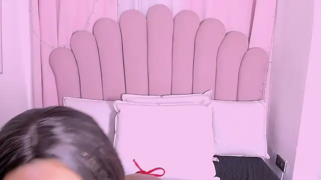 KataleyaVelvet online show from April 14, 7:47 pm