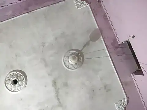 ALIZA FENDY online show from April 4, 6:07 pm