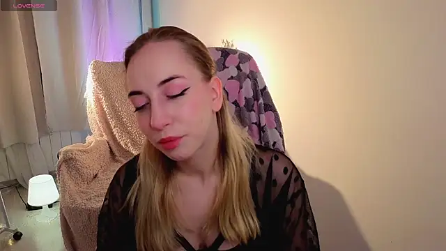 ShadowSparkle online show from April 10, 10:49 pm