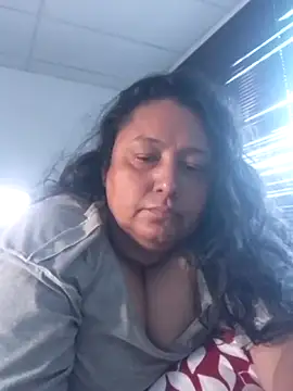 tistmature-69 online show from April 12, 11:06 pm