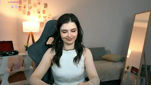 rebbekkakowalski online show from April 9, 6:19 am