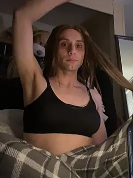 AlexAndriaStrips online show from April 14, 8:36 am