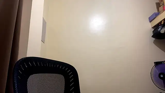 CorrinaThach online show from March 29, 2:10 am