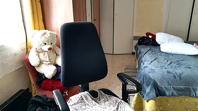 Chrismaturefrench online show from April 19, 3:34 pm