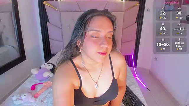 Scarlett Montclair online show from April 10, 7:42 pm