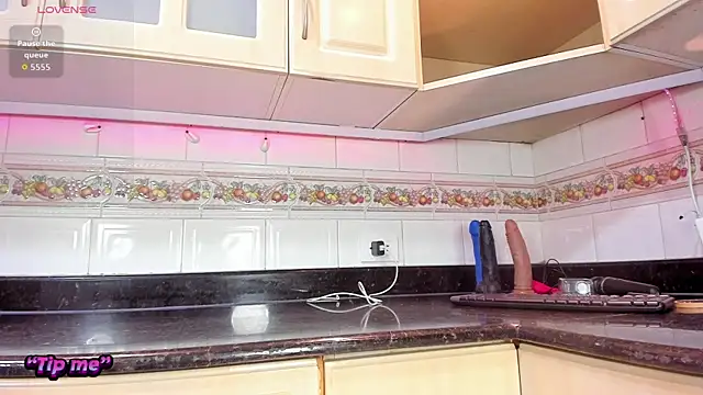 SophiaRivera18 online show from April 10, 9:21 pm