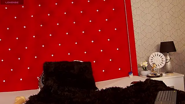 GraceMontclaire online show from April 4, 1:43 pm