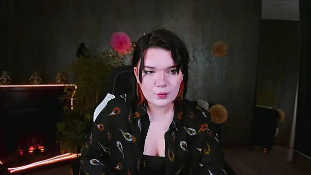 Sara Mour online show from April 2, 6:00 am