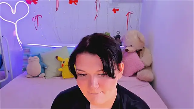 Sara Mour online show from March 26, 9:05 pm