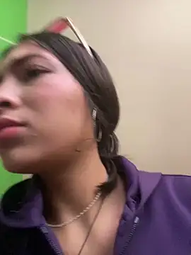 Itze Mua online show from April 10, 11:05 am