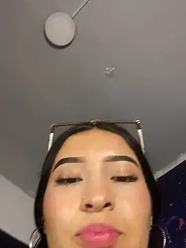 Itze Mua online show from March 26, 7:43 am