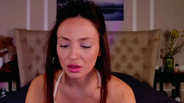 Alexa Stain online show from April 10, 10:16 pm