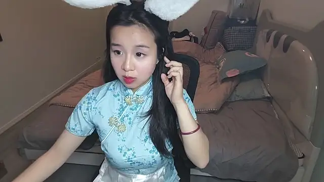 Sweet Tang online show from April 2, 3:31 pm