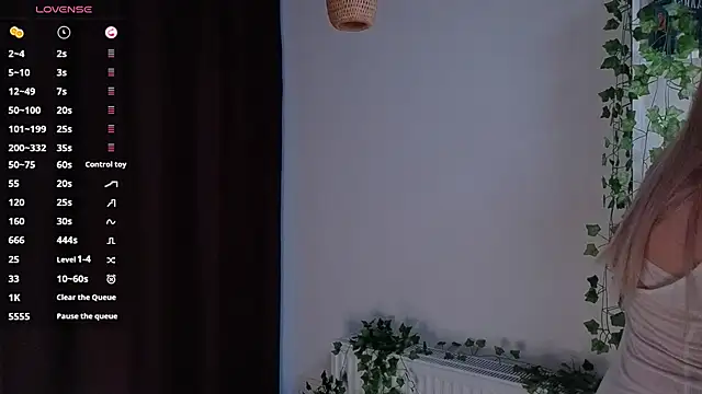 aviaveavii online show from March 24, 2:44 pm