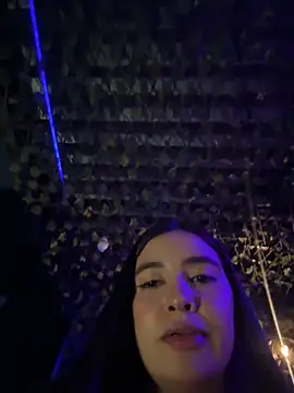 HaileyBiieber online show from March 28, 2:22 am