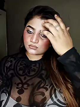 Sanaya Gil online show from April 8, 5:26 pm