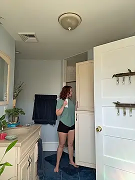 NataLee vault online show from April 9, 2:44 pm