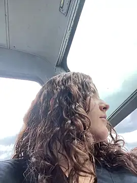 Amber rosse outdoors online show from April 10, 5:30 pm