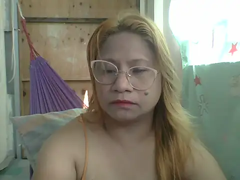 PinayChristine online show from April 12, 12:57 am