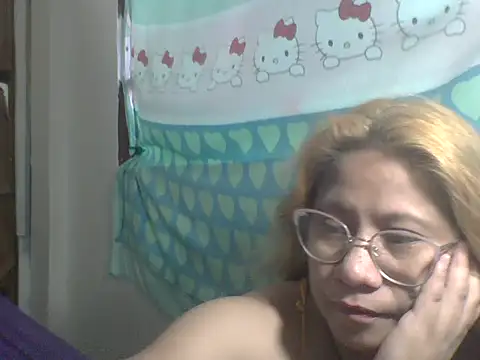 PinayChristine online show from April 14, 9:53 am