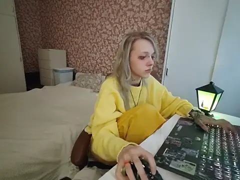 StijenaHunt online show from April 13, 2:07 pm