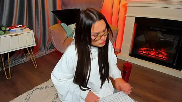 AvalonWest online show from April 13, 1:07 am