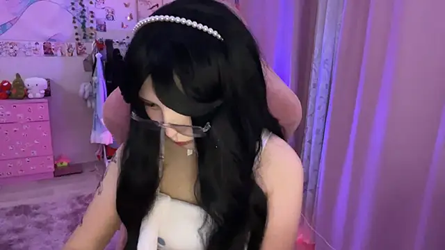 ToxiraLuneX online show from April 12, 5:49 pm