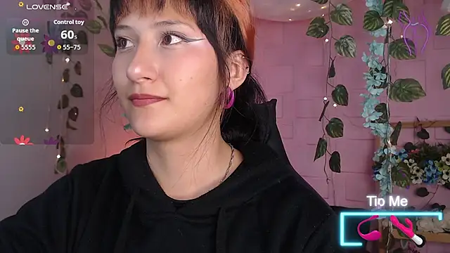 eyes moonn online show from March 28, 11:21 am