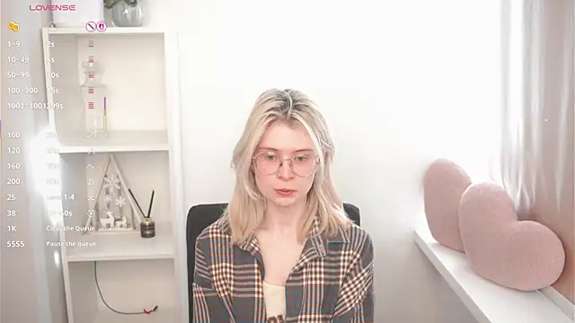 CarleySuski online show from April 14, 4:56 am