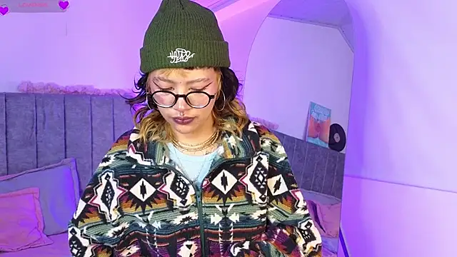 Luna Blooms online show from April 1, 11:44 am