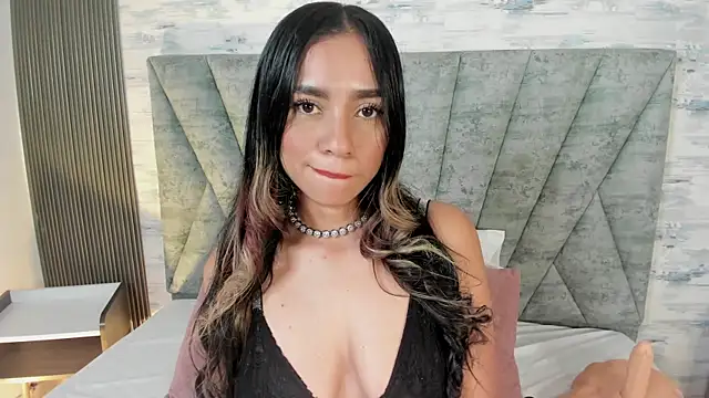 LizzLancaster online show from April 1, 1:41 pm