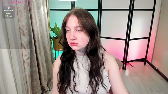 Elisabeth Binder online show from April 6, 3:39 am