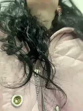 Flora Ray online show from April 11, 1:15 pm