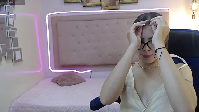 martinaivanova online show from April 15, 4:46 am