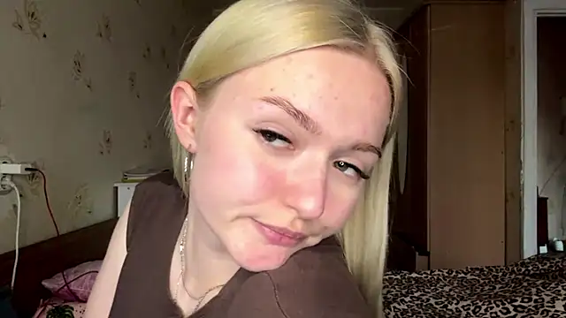 Sophia Blonde online show from April 14, 3:01 pm
