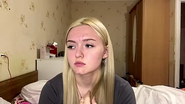 Sophia Blonde online show from April 6, 4:41 pm