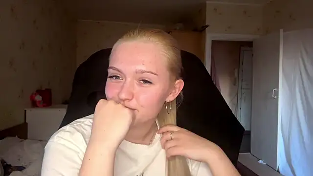 Sophia Blonde online show from March 31, 2:39 pm