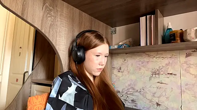 KiraNice1 online show from April 15, 5:19 am