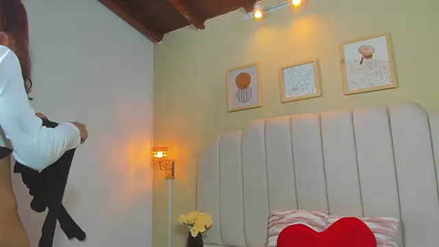 Sara Hanks online show from April 9, 2:22 pm