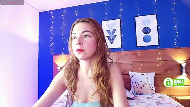 HoneyLeslie online show from April 8, 8:22 pm