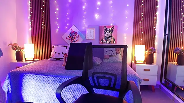 HoneyLeslie online show from April 5, 2:54 am