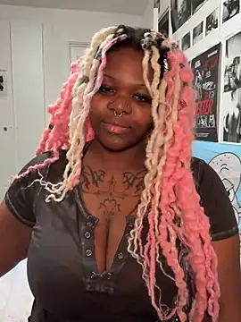 Nyla xox online show from April 5, 11:15 pm