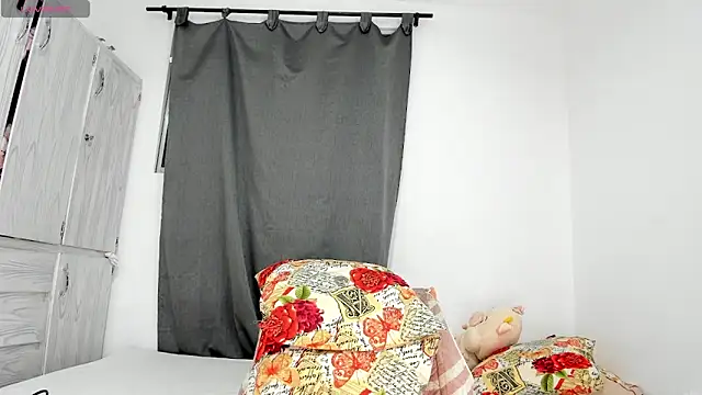 Snapshot of Alexandrasaenz23 chatting on April 16, 2:34 am Alexandrasaenz23 online show from April 16, 2:34 am