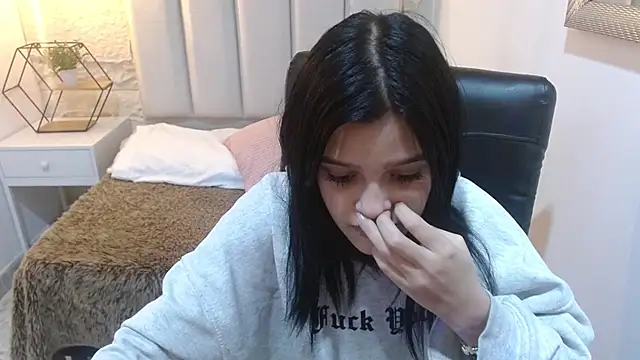 mia velvetk online show from April 15, 3:40 am