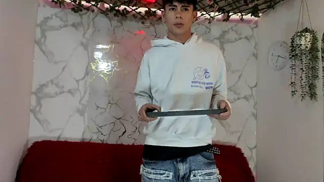 QuadFlameX0 online show from April 11, 8:12 pm