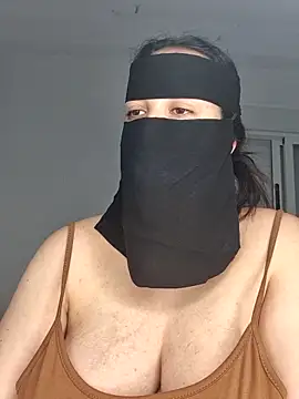 Big as-big online show from April 13, 7:25 pm