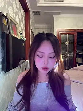 thelittlexx online show from April 13, 12:39 pm