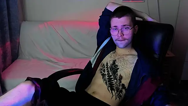 Thomas Norton online show from April 15, 8:42 pm